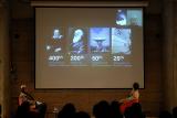 Aniversaris: Un moment de la presentació (per videoconferència) de la Jill Tarter. Un bon any, el 2009!